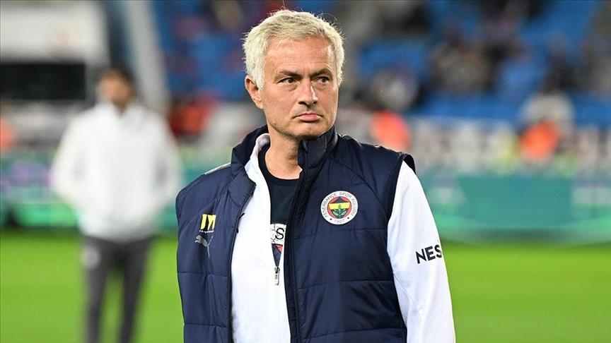 Mourinho’dan Forvet Hamlesi: Bayern Münih’ten Transfer İçin Düğmeye Bastı Portekizli teknik direktör, yeni sezon öncesi kadrosunu güçlendirmek için Bayern