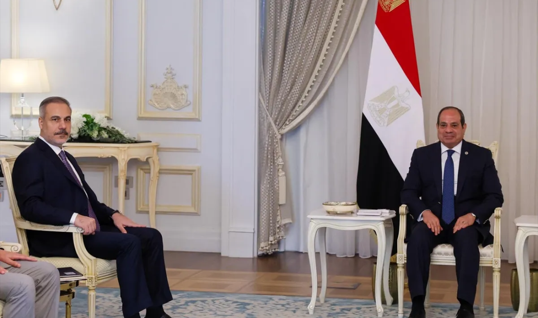 Hakan Fidan, Mısır Cumhurbaşkanı Sisi ile El Alameyn’de Görüştü Dışişleri Bakanı Hakan Fidan, Mısır Cumhurbaşkanı Sisi ile El Alameyn’de