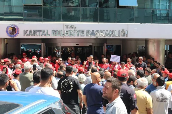 CHP’li Kartal Belediyesi’nde İşçiler Açlıkla Sınanıyor CHP’li Kartal Belediyesi’nde maaş krizi büyüyor. İşçiler, “25 Ağustos’a kadar